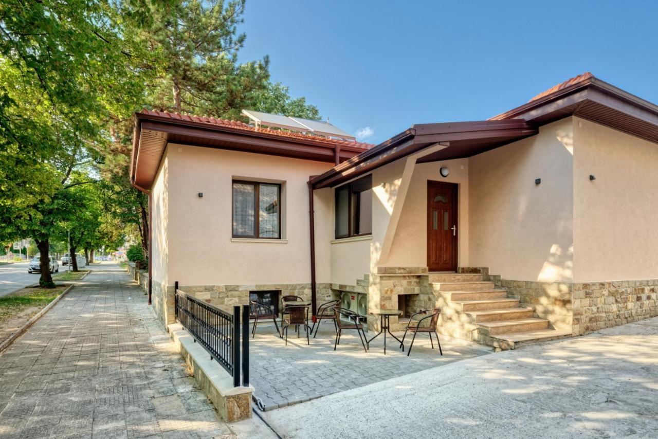 Къща За Гости Relax Chissarja Exterior foto